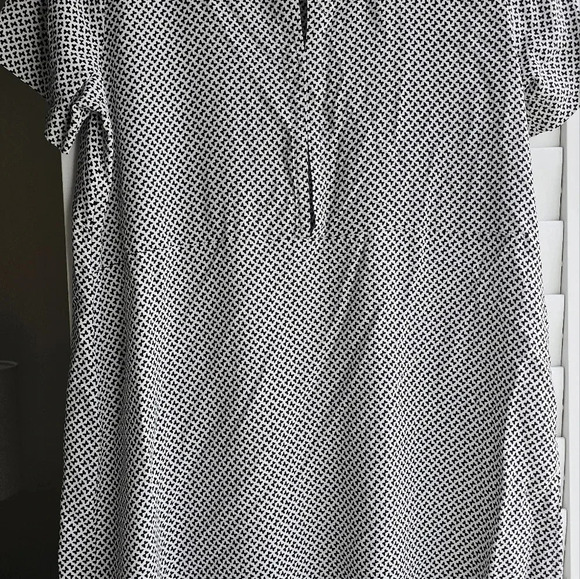 H&M White Black Butterfly Viscose Dress Short Sleeve Mini Dress size L - Picture 6 of 7